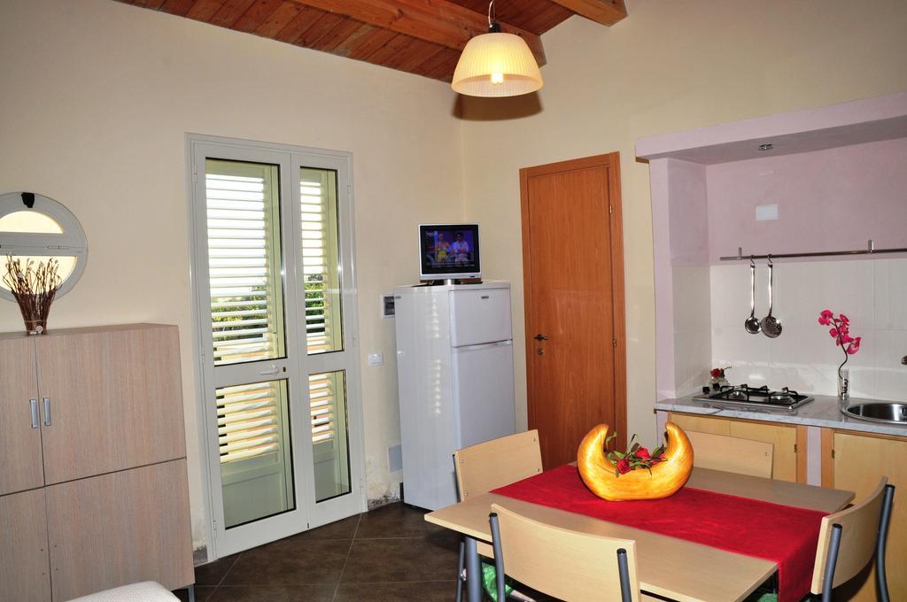 Solemare Residence Donnalucata  Szoba fotó